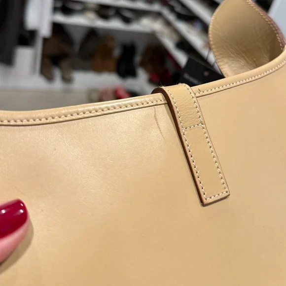 Authentic Vintage Gucci Jackie Piston Buckle Shoulder Bag- Beige Leather - Picture 9 of 13